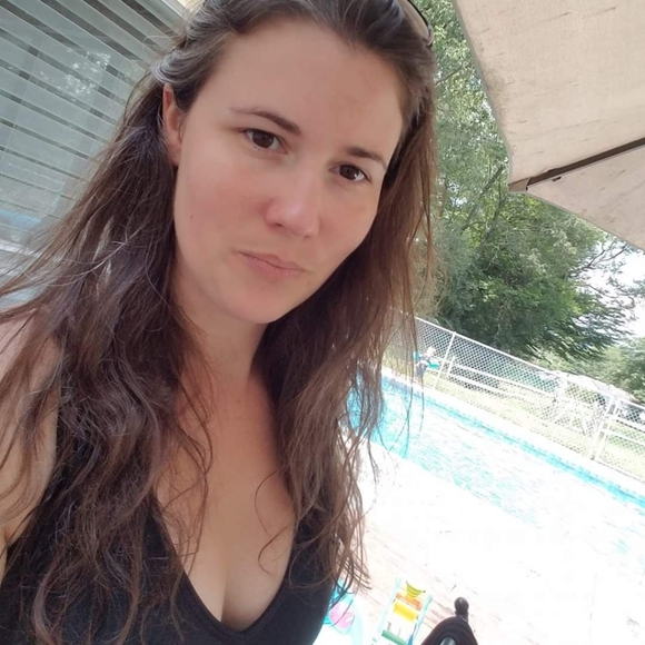 Meet your Posher, Valerie - Picture 4 of 4